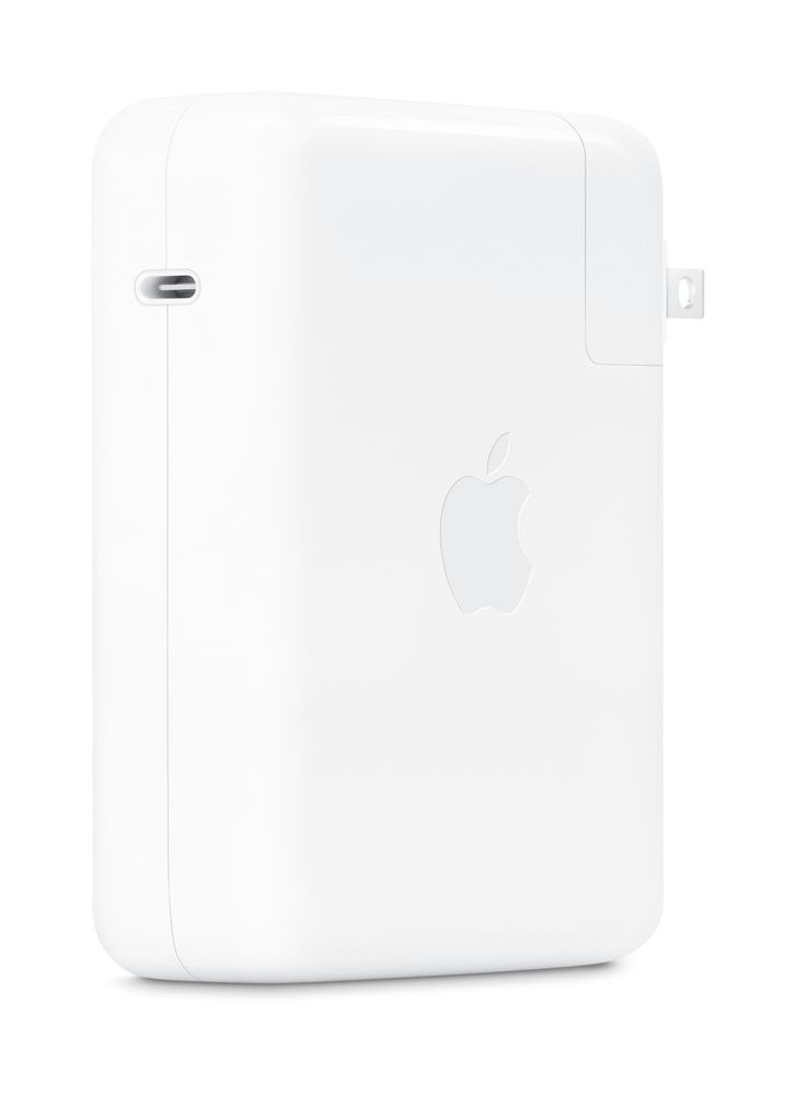 Valge sülearvuti laadija Apple 140W USB-C Power Adapter, kompaktne disain, ühe USB-C pordiga. Mõeldud MacBook Pro laadimiseks.