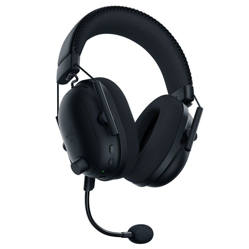 Mustad Razer Blackshark V2 Pro kõrvaklapid, millel on eemaldatav mikrofon ja pehmendustega kõrvapadjad.